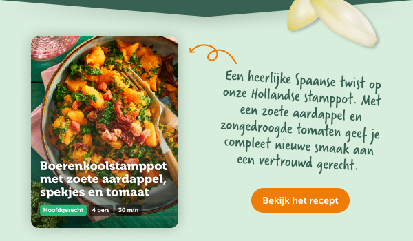 Boerenkoolstamppot met zoete aardappel, spekjes en tomaat. Bekijk het recept.