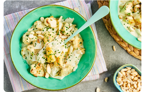 Tagliatelle van witte asperges