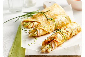 Asperge-omeletrolletjes