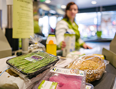 PLUS gaat strijd aan met plastic PLUS gaat strijd aan met plastic