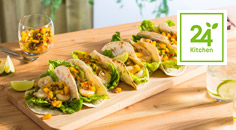 Taco's met gebakken garnalen en mangosalsa