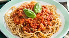Vegetarische spaghetti bolognese met linzen