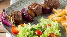 Blonde d’ Aquitaine biefstukspies met een frisse salade