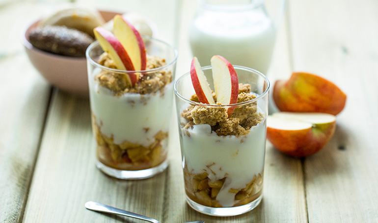 Appel-kaneelyoghurt met crumble | Bekijk recept