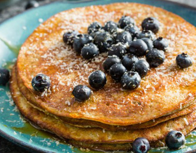 Bananenpannenkoekjes met havermout en kokos | Bekijk recept