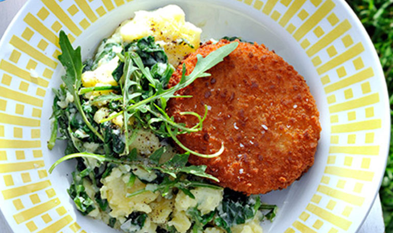 Zomerstamppot met kabeljauwburger | Naar recept