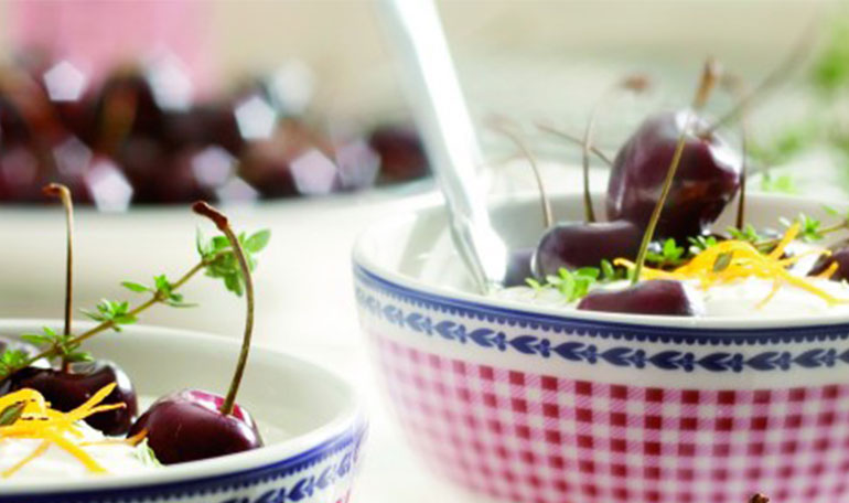 Kersen met hangop en tijm | Naar recept
