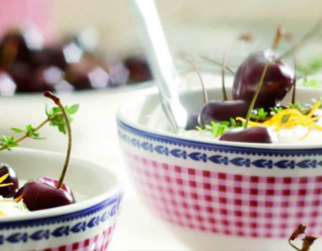 Kersen met hangop en tijm | Naar recept