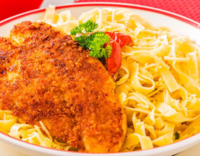 Krokante pangafilet met knoflook tagliatelle | Bekijk recept