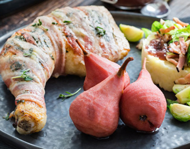 Kippenpoten met stoofpeertjes en spruitjes | Bekijk recept