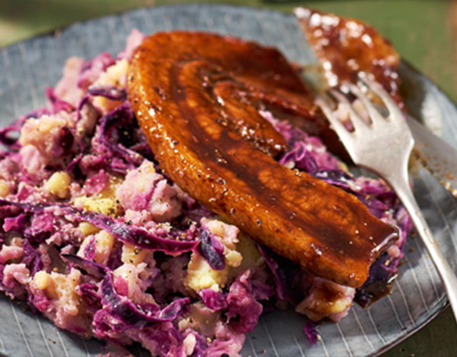 Rode kool stamppot met speklappen | Naar recept