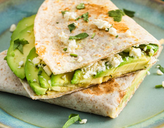 Quesadillas met avocado en hummus | Bekijk recept