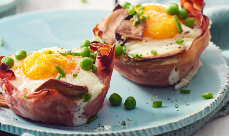 Ontbijtmuffin met ham en ei | Bekijk recept