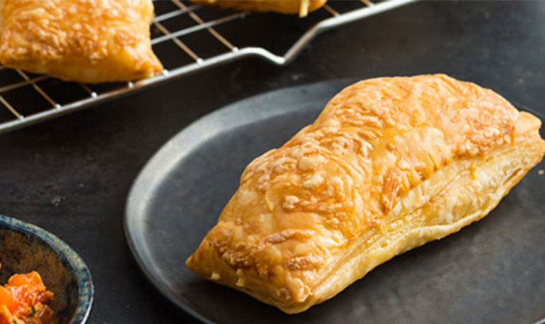 Homemade kaasbroodjes | Bekijk recept