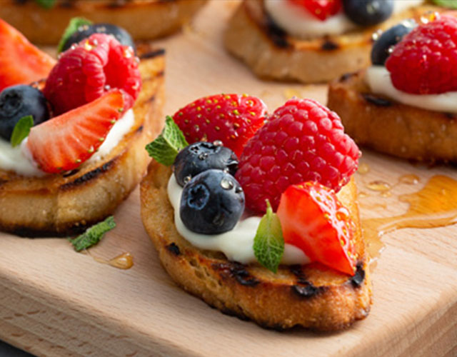 Zomerfruit bruschetta’s! | Bekijk recept