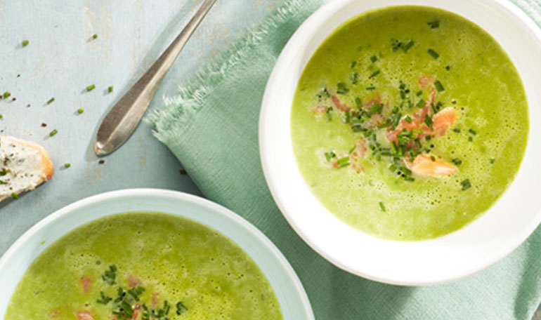 Romige doperwtensoep met zalm | Bekijk recept
