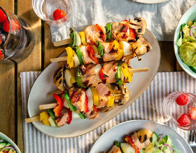 Gegrilde zalmspies met groenten | Bekijk recept