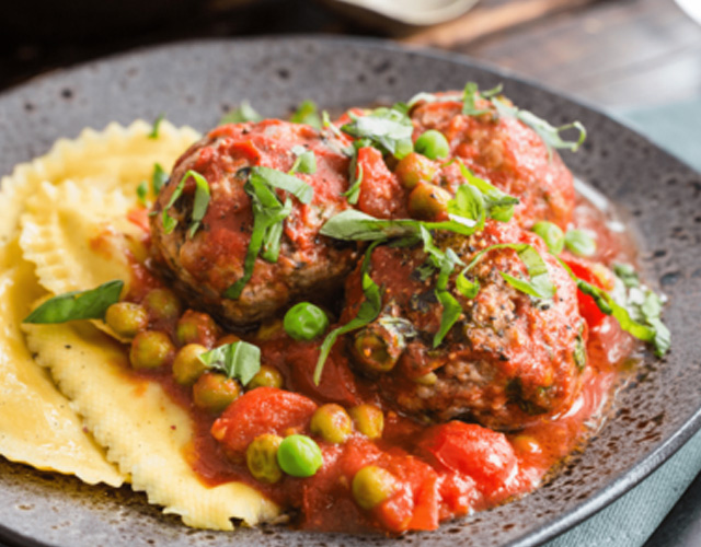 Italiaanse gehaktballetjes met verse pasta | Bekijk recept