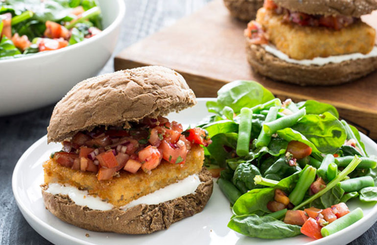 Visburgers met tomatensalsa | Bekijk recept